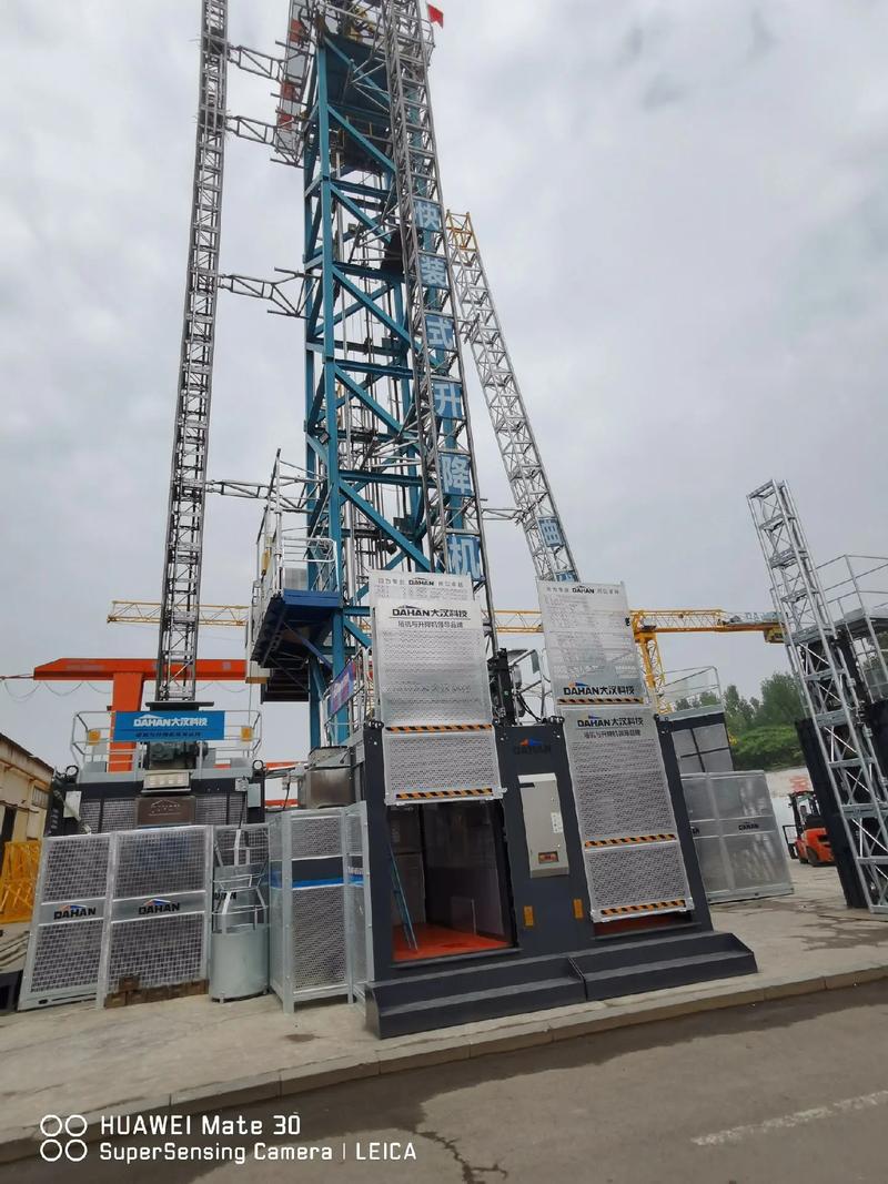 電梯、物料機(jī)與塔機(jī)租賃在工程建設(shè)中的關(guān)鍵作用